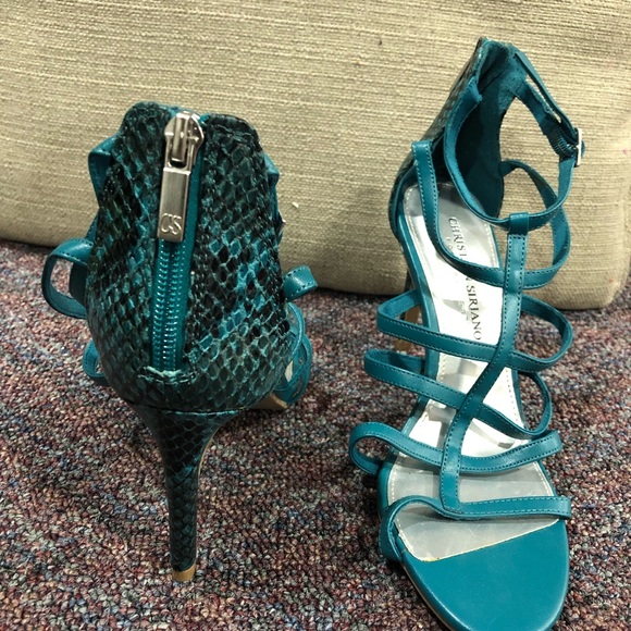 Brand new! Snakeskin heels. - Picture 2 of 3